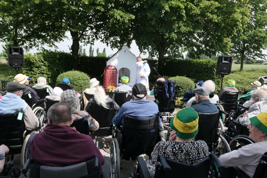 Mariahulde voor wzc Amphora aan hoeve Schauttewalle 