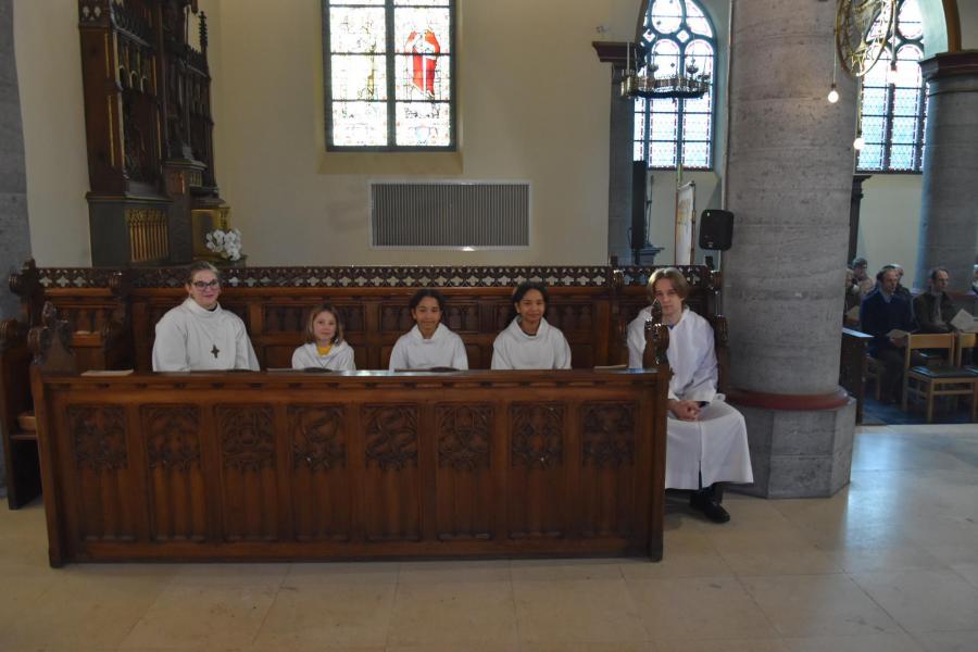 Waardige afscheidsviering voor pastoor-moderator Edouard Vanmaele 