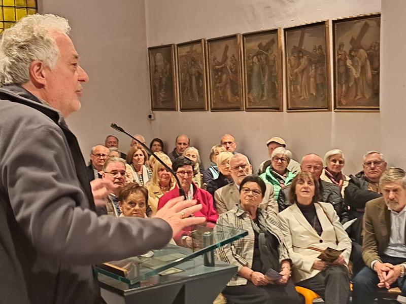 Frans Baeyens geeft duiding bij de werking van project ‘Pater Karel voor Oekraïne’ 