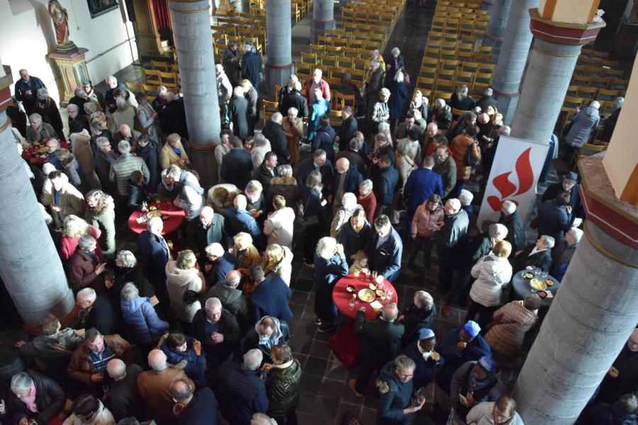 Waardige afscheidsviering voor pastoor-moderator Edouard Vanmaele 