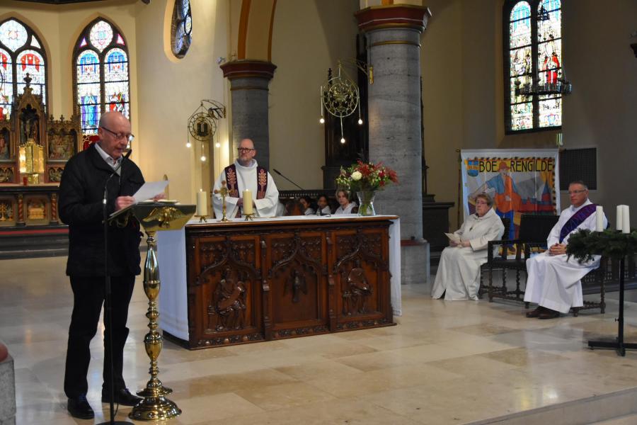 Waardige afscheidsviering voor pastoor-moderator Edouard Vanmaele 