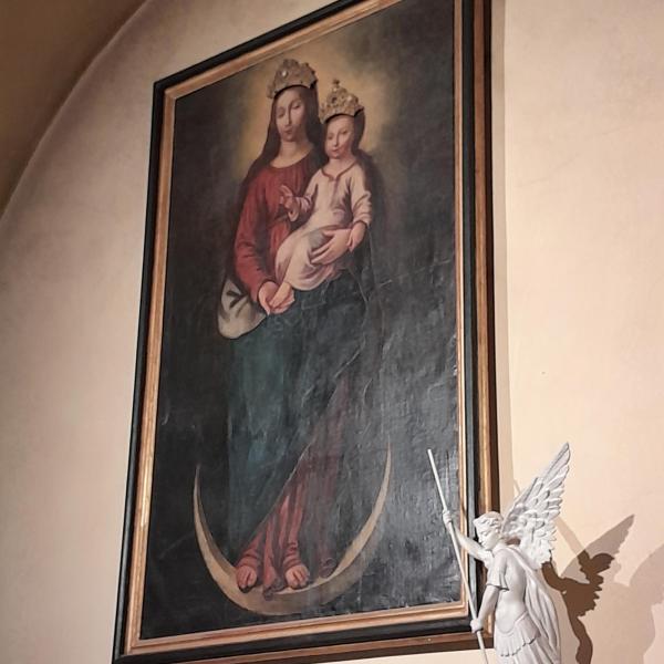 Beeld van Notre Dame des Grâces te Cotignac © T Poorters