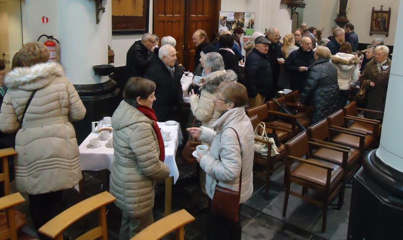 Ontmoeting na de mis © Kerkploeg Bambrugge