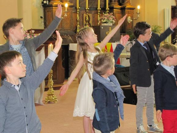 Eerste communicanten van de school "Het Paleis" 2016 