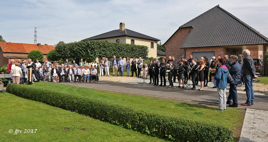 Inzegening Kapelletje in de Dennebosstraat 