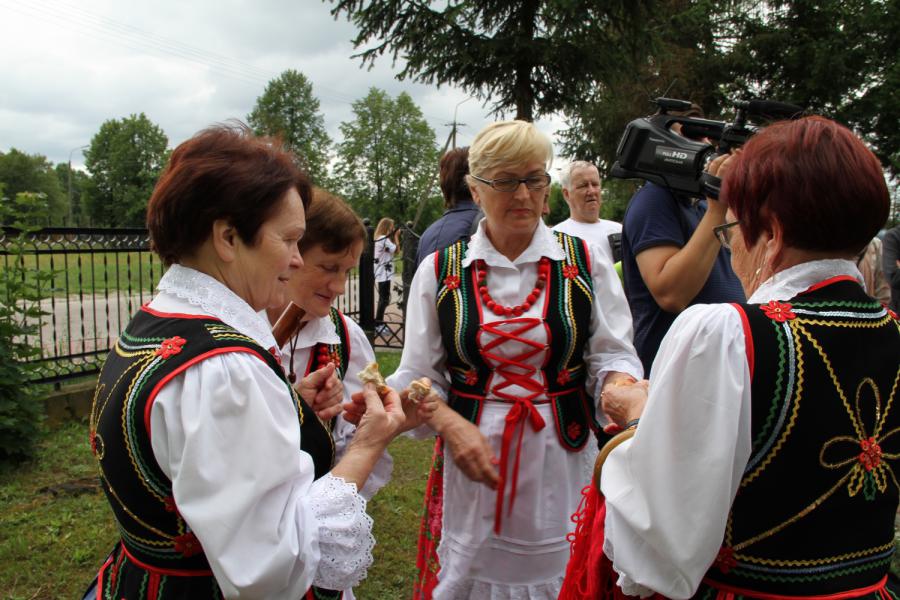 Onthaal in traditionele klederdracht © IJD