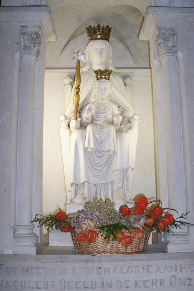 Het Mariabeeld in het Mariapark