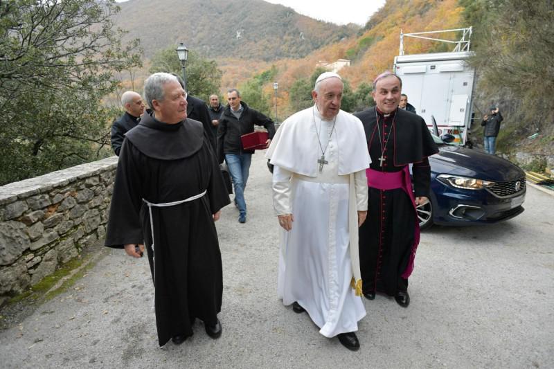 Verwelkoming van paus Franciscus in Greccio © Vatican Media