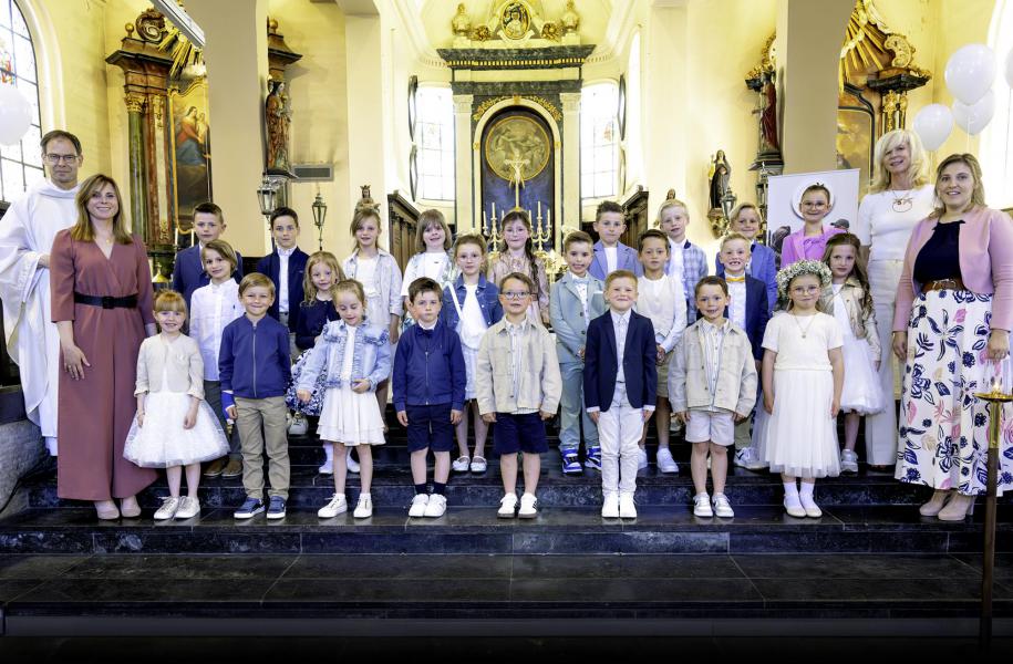Eerste Communicanten van De Hille (Zwevezele) 