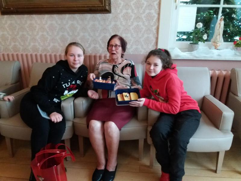 Handen uit de mouwen door vormelingen Sint-Corneliusparochie Ninove - Kersteditie 2024 