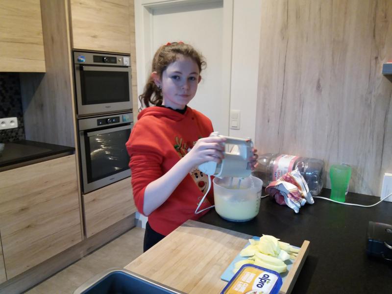 Handen uit de mouwen door vormelingen Sint-Corneliusparochie Ninove - Kersteditie 2024 