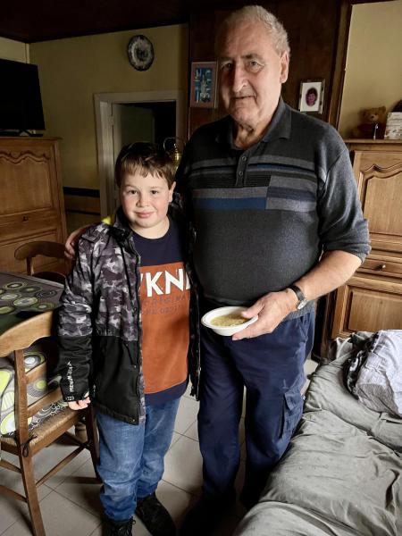 Handen uit de mouwen door vormelingen Sint-Corneliusparochie Ninove - Kersteditie 2024 