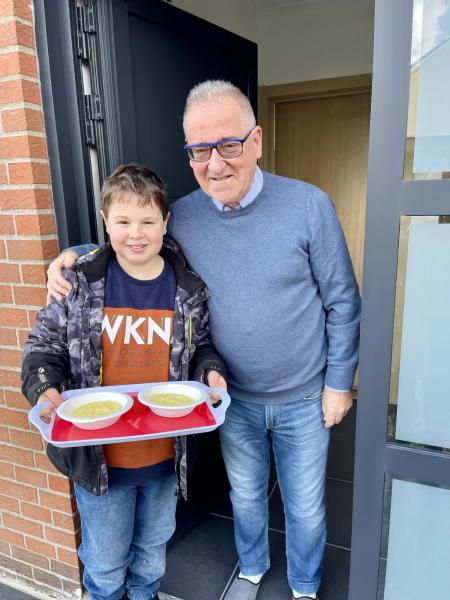 Handen uit de mouwen door vormelingen Sint-Corneliusparochie Ninove - Kersteditie 2024 