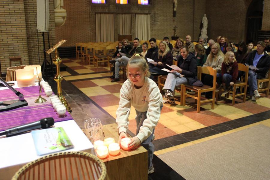 Gebedsdienst samen met het gezin van de vormelingen @kerk Heirweg. 