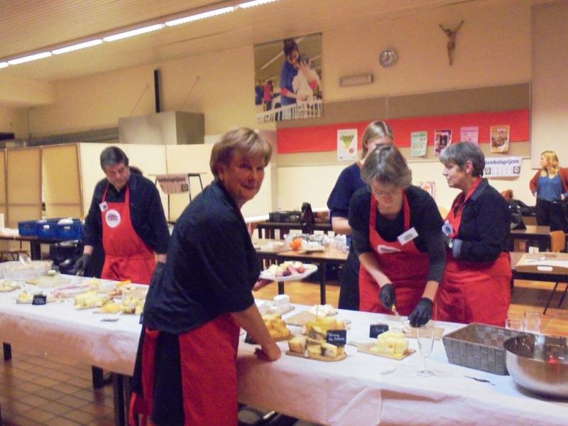 Vele helpende handen maken het werk lichter. © zrs bernardinnen