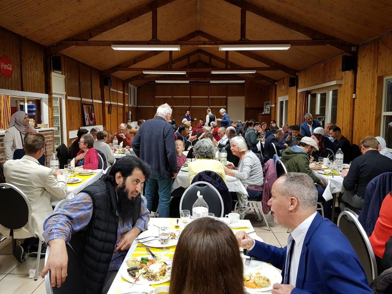 Iftar maaltijd in Aalst © E.H. Marc Verwaeren