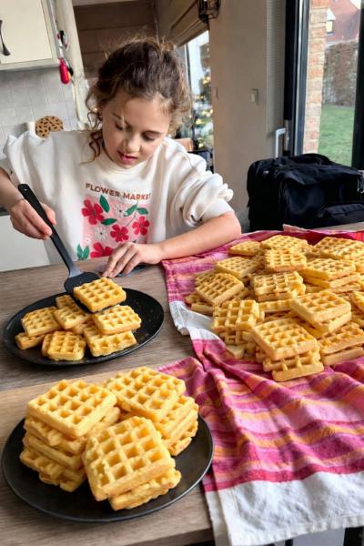 Iets lekkers bakken voor anderen © Vormselvoorbereiding Sint-Michiel