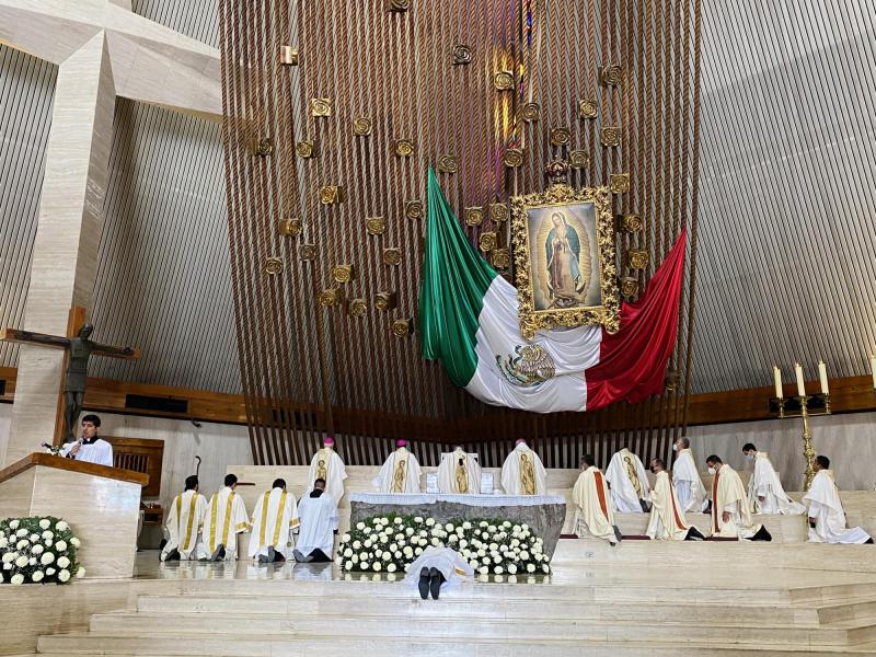Priesterwijding Orlando Garcia © aartsbisdom Monterrey