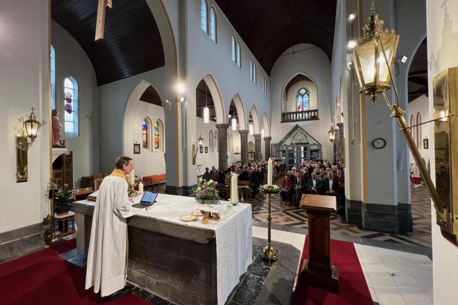 Dankviering in de Sint-Agathakerk voor Pater Dirk De Vis ter gelegenheid van zijn pensionering © Pastorale zone Leuven aan de Dijle