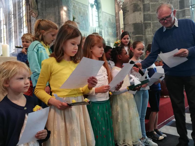 kindernevendienst 