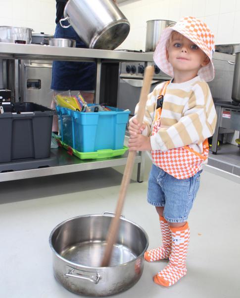 Joppe in de keuken © RvH