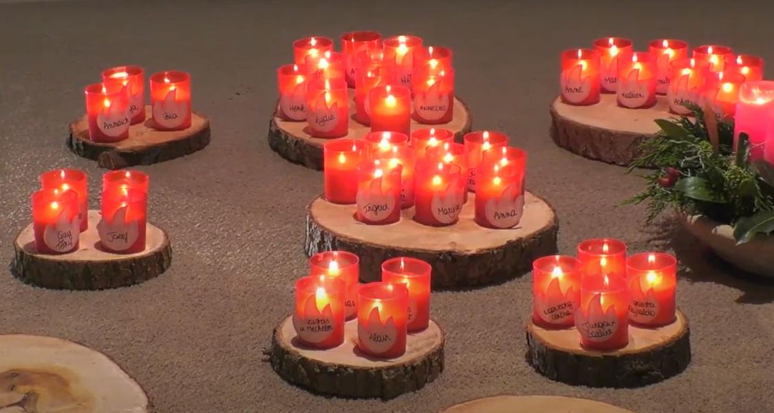 Als alles duister is, ontsteek dan een lichtend vuur dat nooit meer dooft.  © IJD Gent