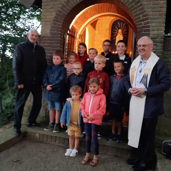 kaarsjesprocessie jeugdkapel 