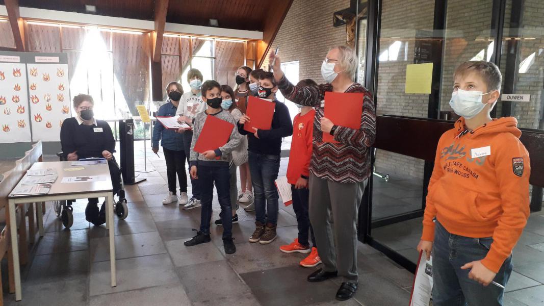 Kerkbezoek groep 1 © Ksaf Hennion