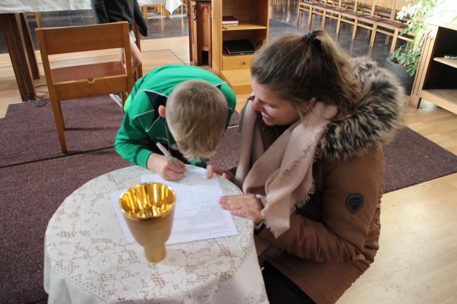 Kerkverkenning van de eerste communicanten © RvH