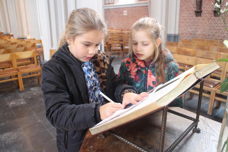 Kerkverkenning van de eerste communicanten © RvH
