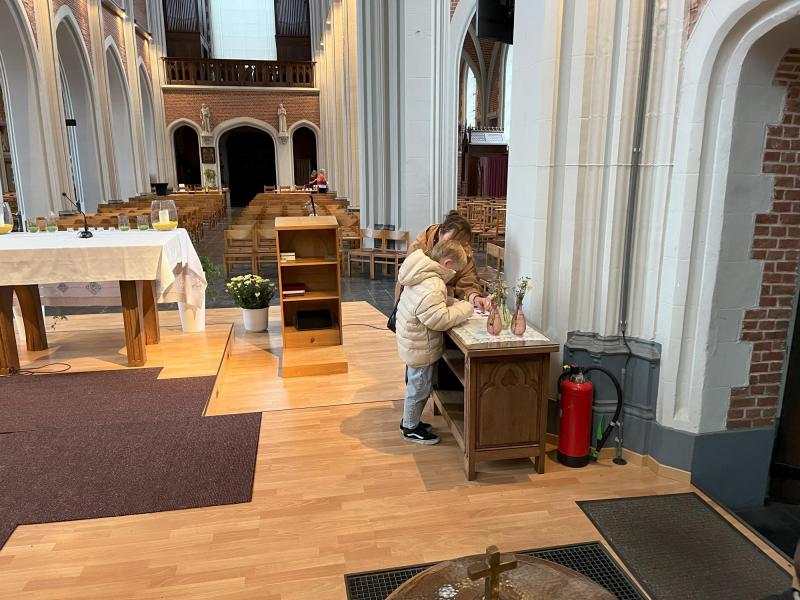 Kerkverkenning van de eerste communicanten © RvH