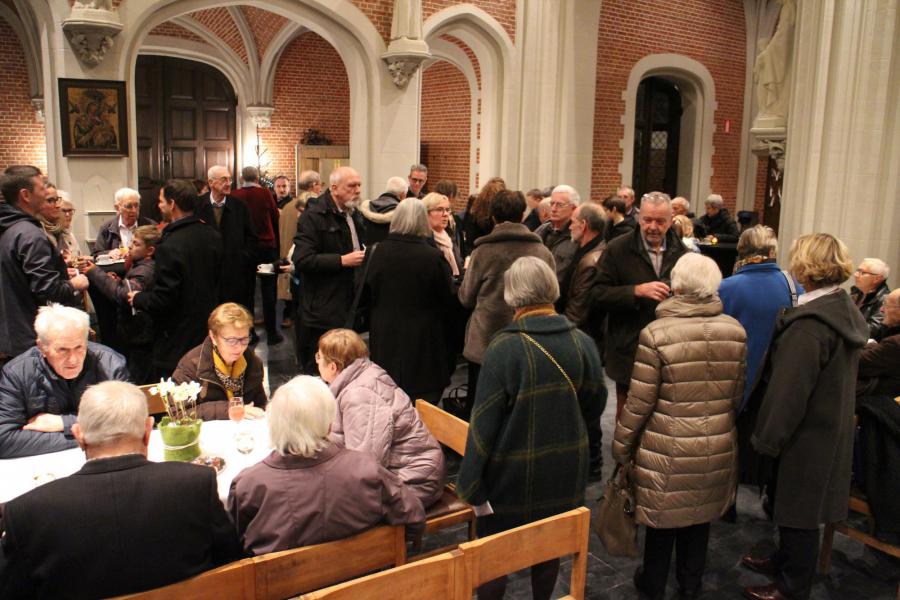 Samen gezellig nagenieten van de veiring © RvH