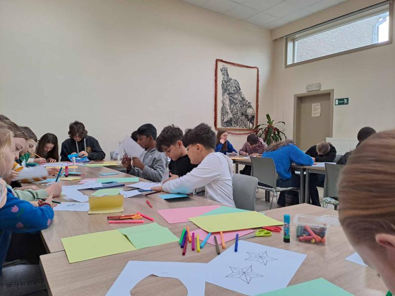 We vieren Kerstmis en nieuwjaar en schrijven een kaartje! © PE Sint-Jakob TPD