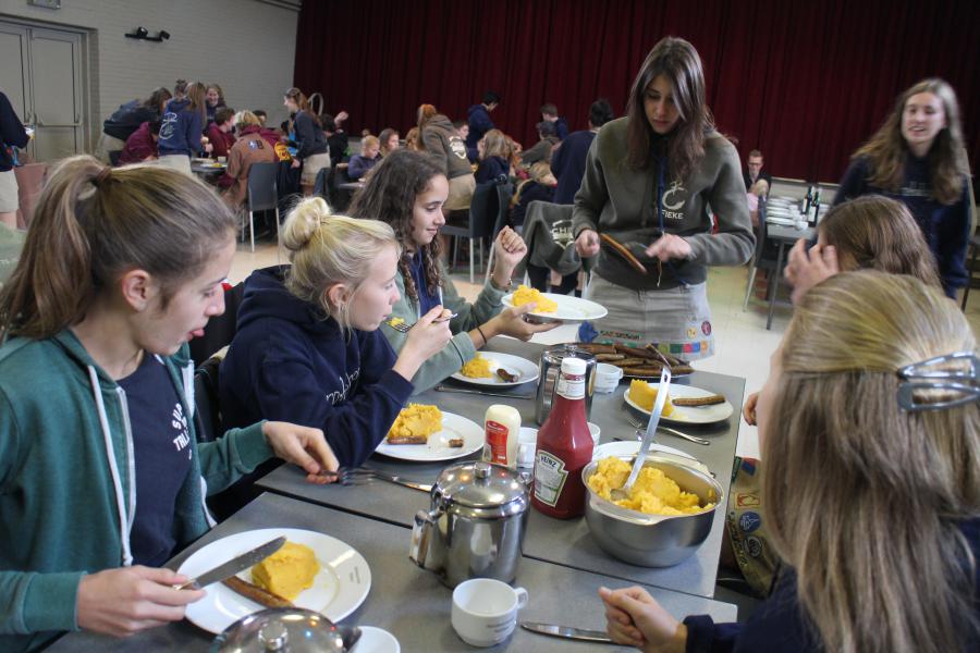 Gezellig, samen aan tafel © RvH