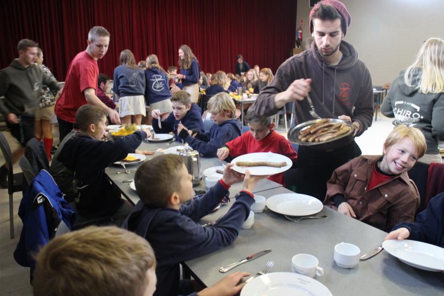 Gezellig, samen aan tafel © RvH