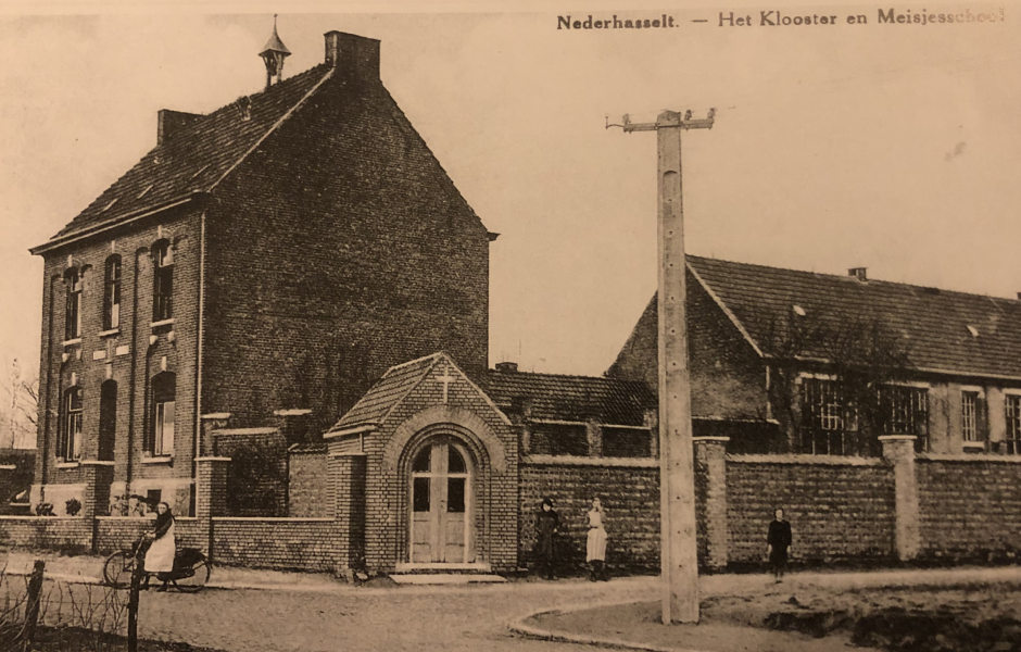 Het voormalige klooster en de meisjesschool in Nederhasselt 