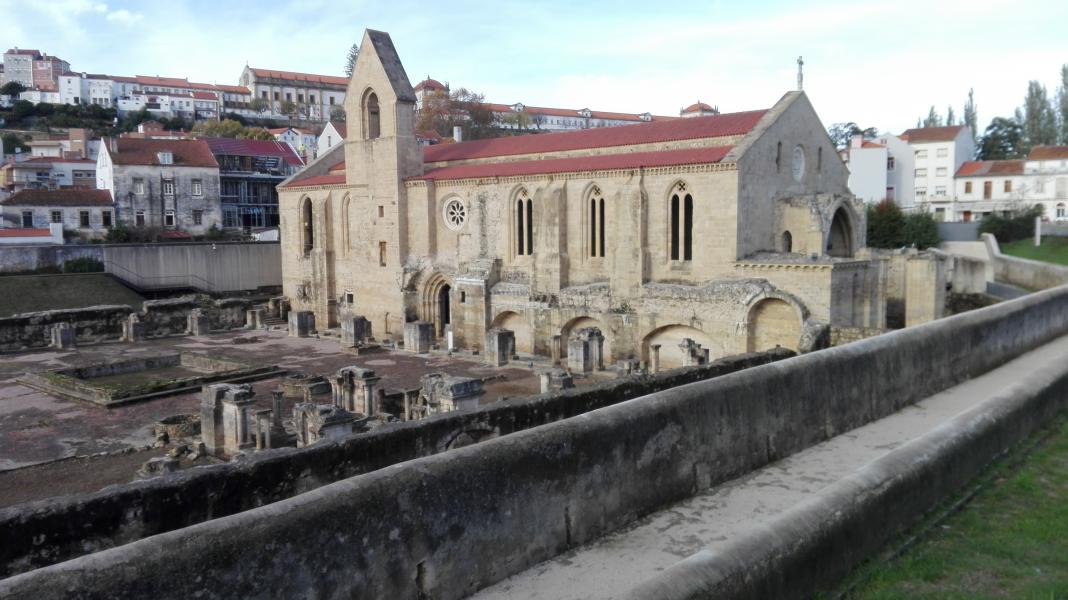 Oude abdij bij Coimbra © IJD-Jongerenpastoraal Vlaanderen