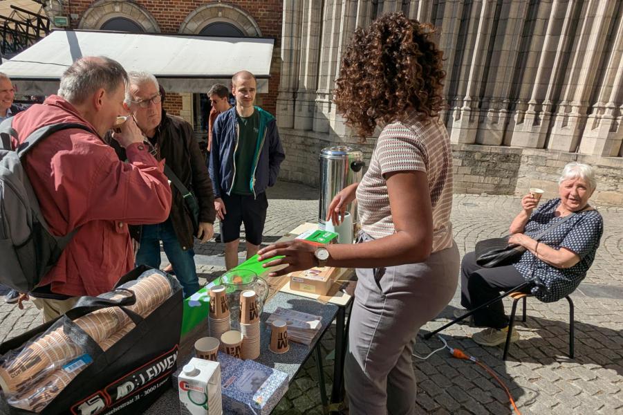 Koffiestop op de Grote Markt © Pastorale zone Leuven aan de Dijle