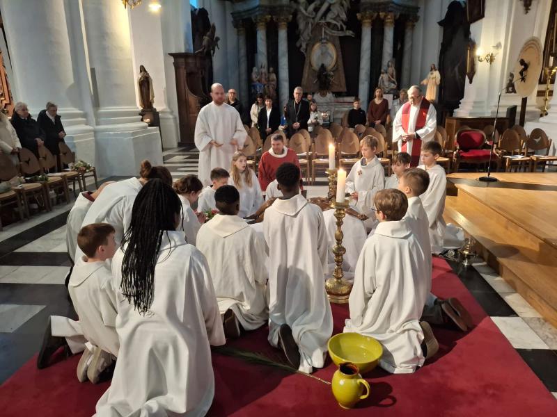 Kruisverering op Goede Vrijdag in de Abdijkerk Ninove - 03-04-2026 © Tim Van Nieuwenhove