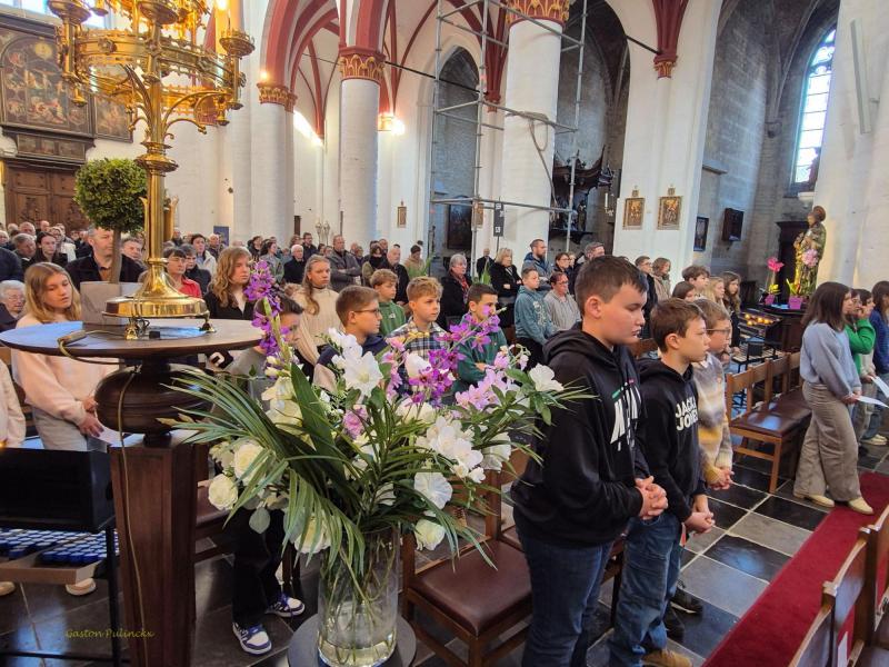 Terugblik kruisoplegging kandidaat-vormelingen © Gaston Pulinckx