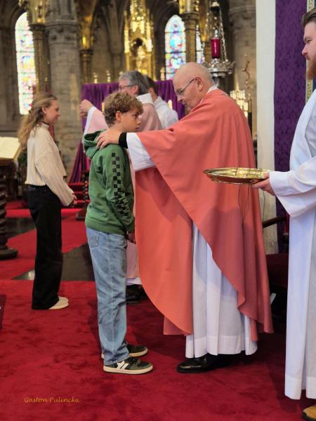 Terugblik kruisoplegging kandidaat-vormelingen © Gaston Pulinckx