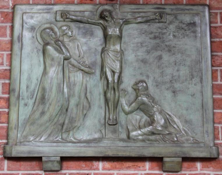 12de statie van de kruisweg van Frans Jochems in de rechterzijbeuk © Mia Verbanck