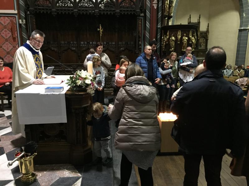 Kinderzegening in de Sint-Pieterskerk 