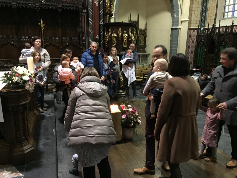 Kinderzegening in de Sint-Pieterskerk 