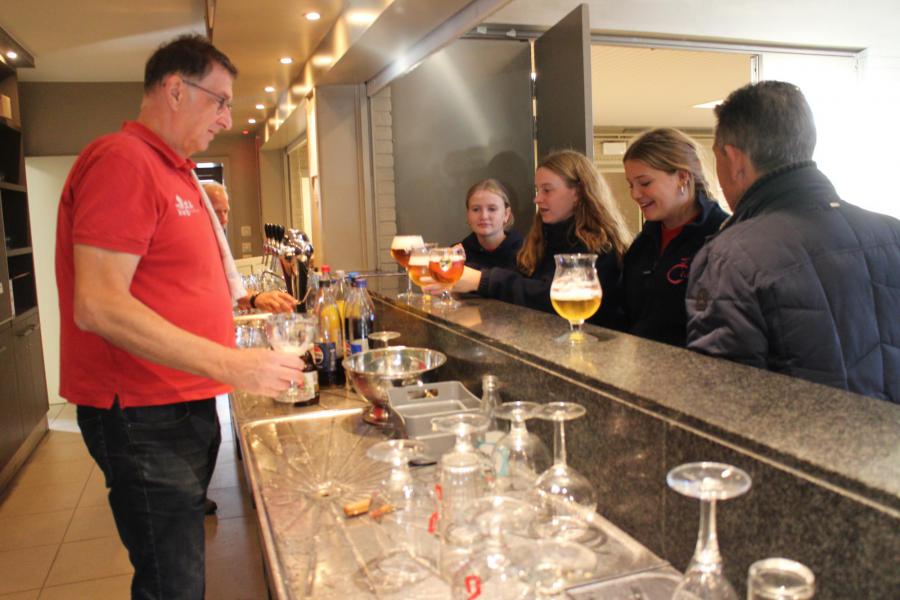 De dorstigen laven is een werk van barmhartigheid © RvH