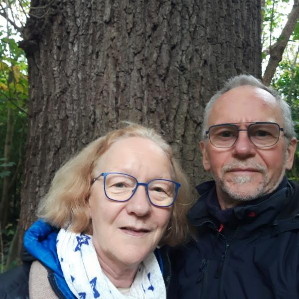 Voorzitter Eric Naeyaert en zijn echtgenote Lieve Bonte (secretaris) besturen met hun tweetjes Okra Schore © Jo Broucke