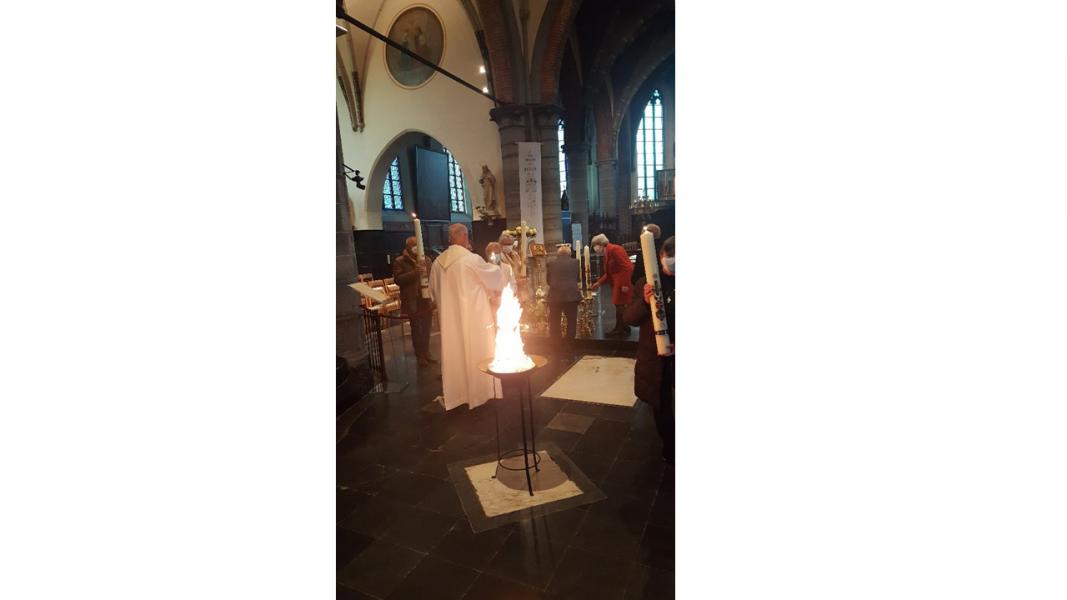 Paaskaars Hellestraat © Parochie Heilige Helena