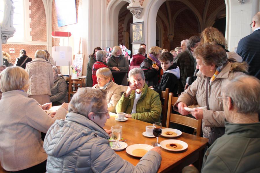 Gezellig aan tafel © RvH