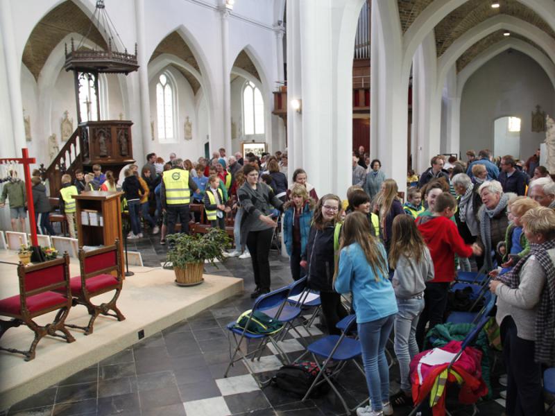 Vormselvoorbereiding  in de St Willibrorduskerk in Wulpen 