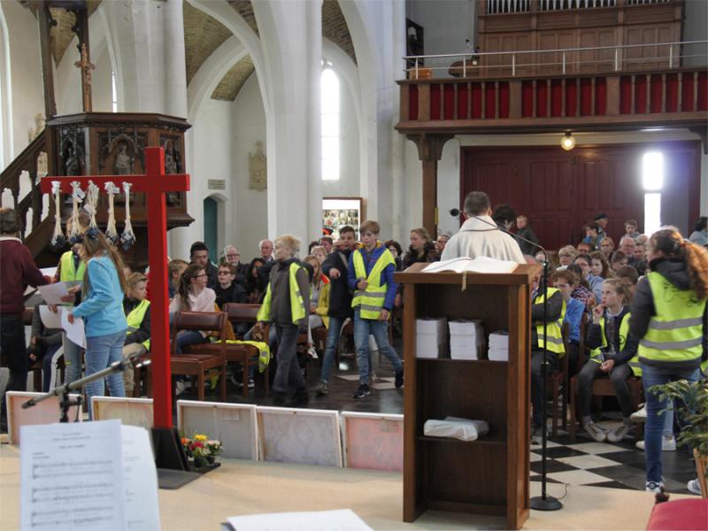 Vormselvoorbereiding  in de St Willibrorduskerk in Wulpen 